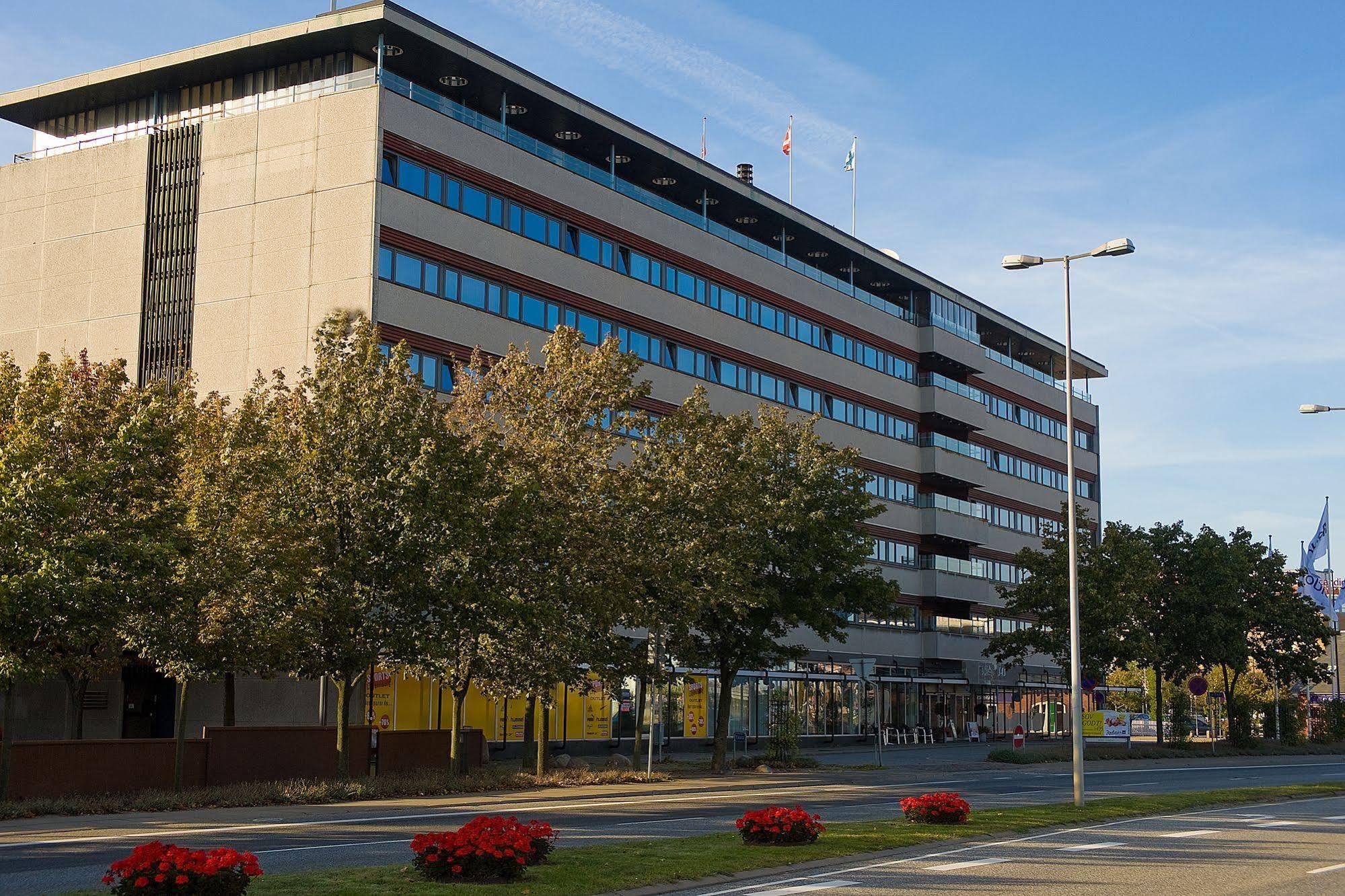 Harbour Living By Jutlandia - Hostel Style Frederikshavn Exterior photo